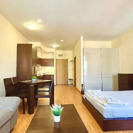 Bratanov Garden Of Eden Apartment