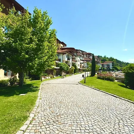 Bratanov Garden Of Eden Apartment